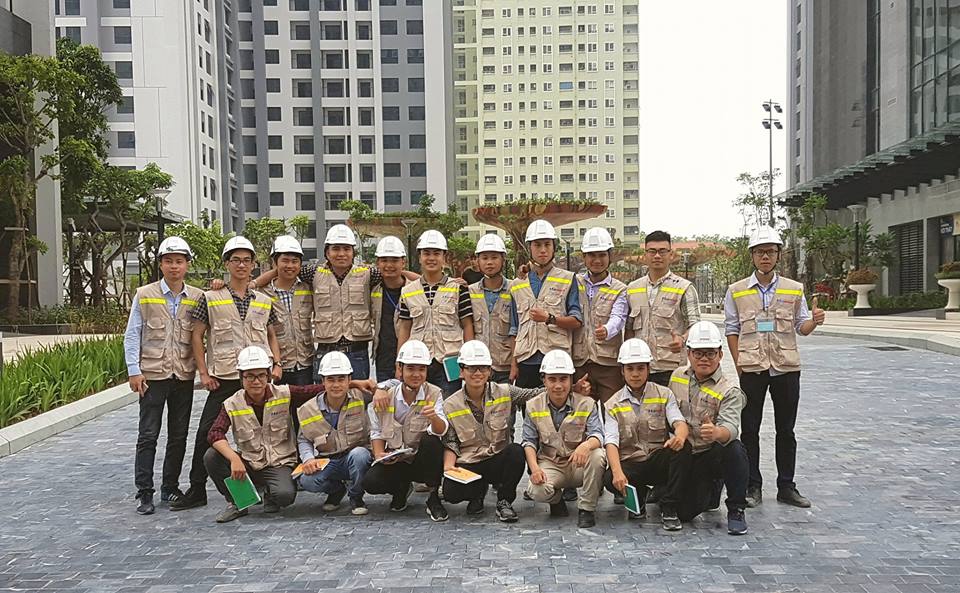Supervision engineers course 1 in a practice session at Goldmark City project
