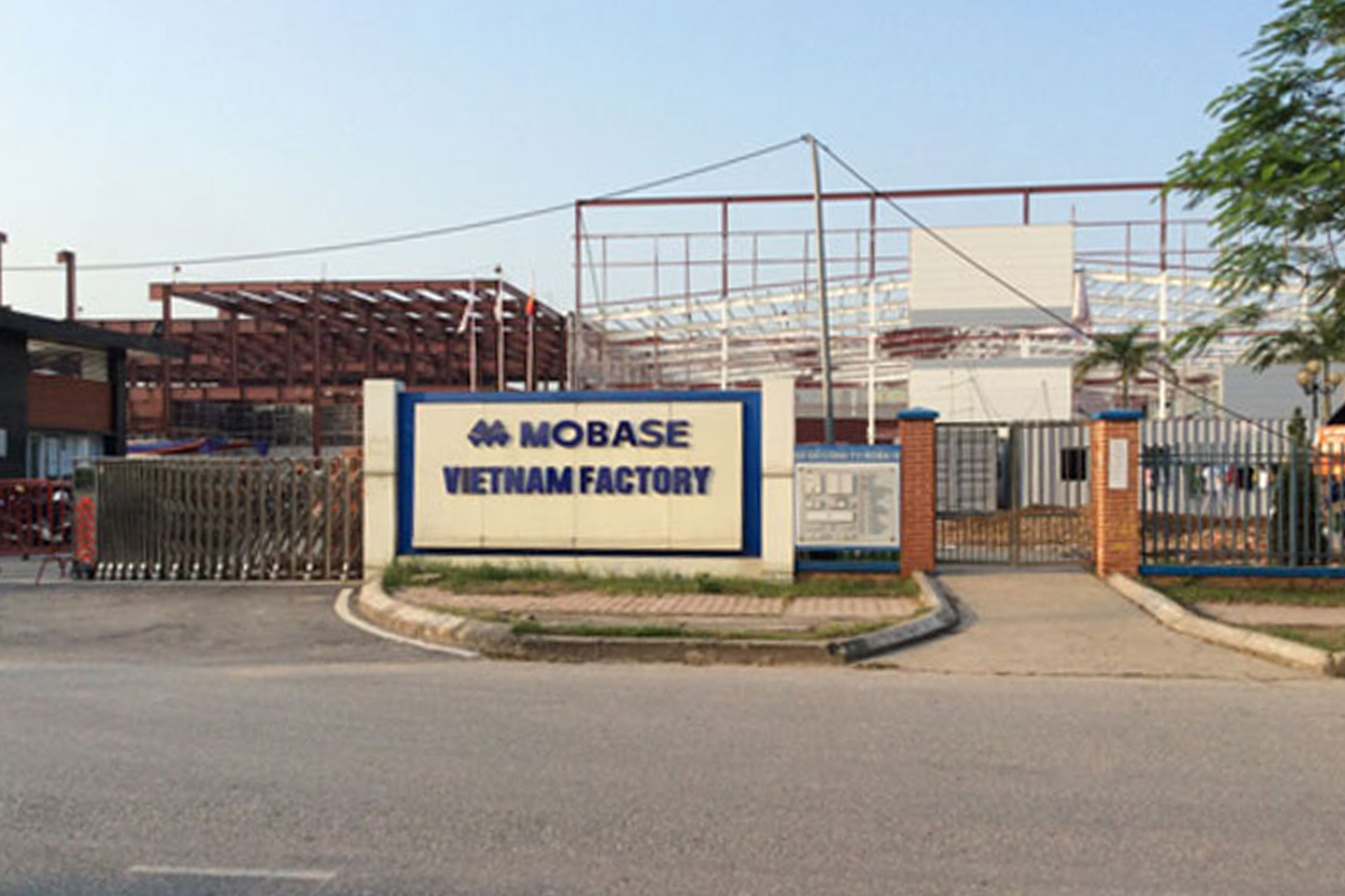 Nhà máy Mobase